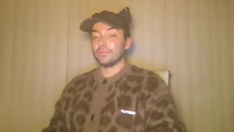 Snapshot of stevey_94 chatting on 10-31-25, 11:17 gay tease online show from 10-31-25, 11:17