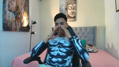 Snapshot of stewart_mateo_ chatting on 09-16-25, 03:07 stewart online show from 09-16-25, 03:07