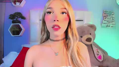 Snapshot of steyseequeen chatting on 10-11-25, 10:41 Steisee Reyes online show from 10-11-25, 10:41