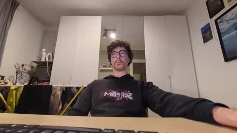 Snapshot of sti270452 chatting on 11-24-25, 04:07 Jenk online show from 11-24-25, 04:07