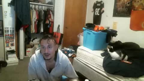 Snapshot of stickey4areason chatting on 10-31-25, 04:57 stickey online show from 10-31-25, 04:57