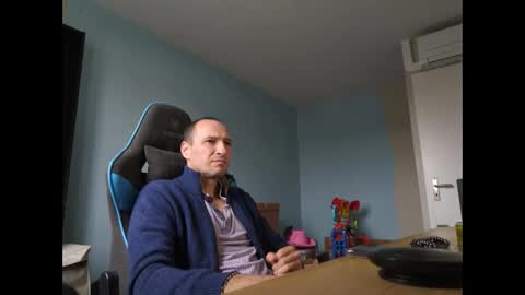 Snapshot of stickolive1 chatting on 09-24-25, 10:40 stickolive1 online show from 09-24-25, 10:40