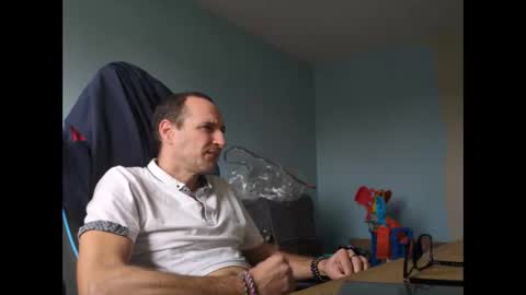 Snapshot of stickolive1 chatting on 10-16-25, 02:18 stickolive1 online show from 10-16-25, 02:18