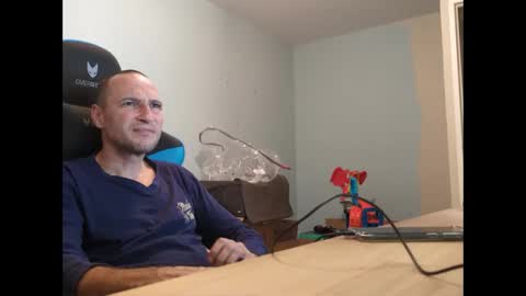 Snapshot of stickolive1 chatting on 10-20-25, 10:10 stickolive1 online show from 10-20-25, 10:10