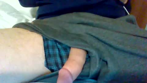 Snapshot of stickylittletoes chatting on 04-17-26, 03:26 Wakeandbaked online show from 04-17-26, 03:26