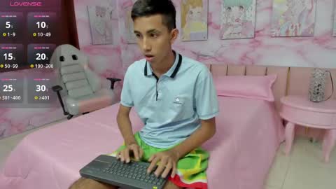 Snapshot of stiilman_hots chatting on 02-08-25, 02:15 stiilman_hots online show from 02-08-25, 02:15