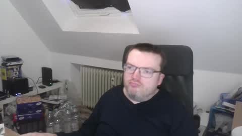 Snapshot of still_alive1985 chatting on 02-18-26, 06:31 Oliver online show from 02-18-26, 06:31