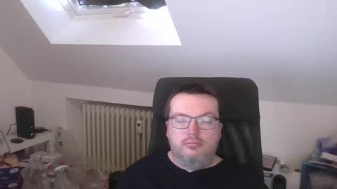 Snapshot of still_alive1985 chatting on 03-11-26, 07:03 Oliver online show from 03-11-26, 07:03