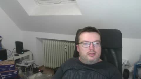 Snapshot of still_alive1985 chatting on 04-04-26, 07:22 Oliver online show from 04-04-26, 07:22
