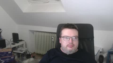 Snapshot of still_alive1985 chatting on 04-05-26, 07:11 Oliver online show from 04-05-26, 07:11