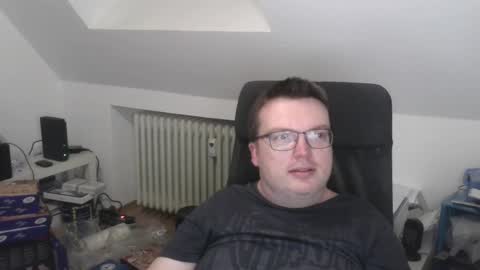 Snapshot of still_alive1985 chatting on 04-09-26, 07:30 Oliver online show from 04-09-26, 07:30