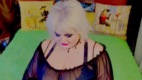 Snapshot of stiphlermomy chatting on 11-19-25, 03:45 StiphlerMomy online show from 11-19-25, 03:45