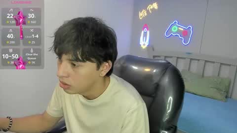 Stiwen online show from 12-18-25, 07:42