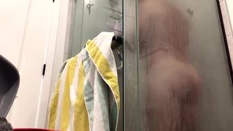 stlhotwifeguy online show from 12-11-24, 04:09