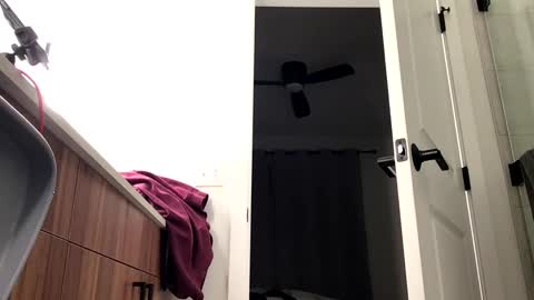 stlhotwifeguy online show from 12-28-24, 03:58