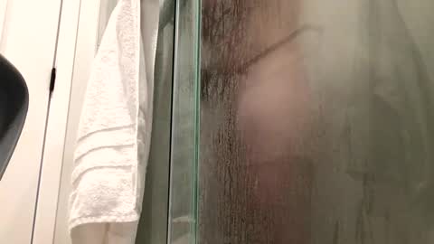 stlhotwifeguy online show from 12-31-24, 03:42