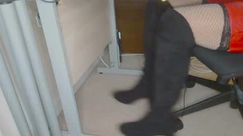 Snapshot of stockings_stockings chatting on 05-06-26, 08:41 stockings_stockings online show from 05-06-26, 08:41