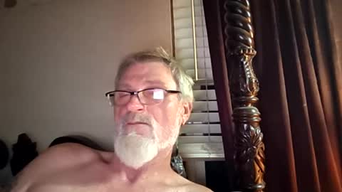 Snapshot of stonerplaytime chatting on 08-08-26, 04:58 stonerplaytime online show from 08-08-26, 04:58
