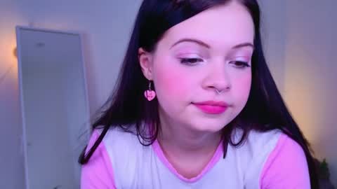 Snapshot of stormi_sky chatting on 04-24-26, 09:56 Leila online show from 04-24-26, 09:56