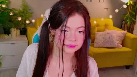 Snapshot of stormi_sky chatting on 05-15-26, 06:42 Leila online show from 05-15-26, 06:42