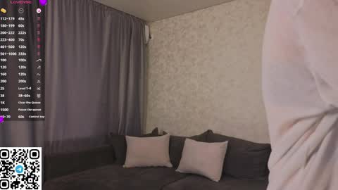 Luna online show from 04-04-26, 01:08