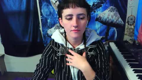 Snapshot of stormythunder chatting on 11-24-25, 06:40 Stormythunder online show from 11-24-25, 06:40