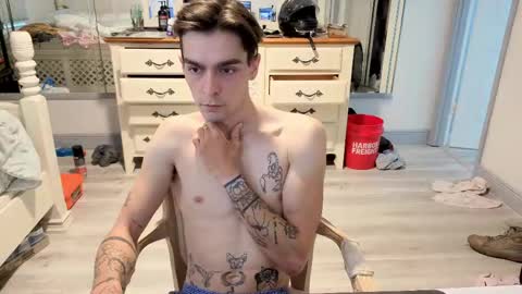 str8whiteboy21 online show from 06-01-26, 12:29