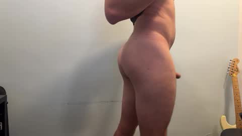 Snapshot of stradivario_05 chatting on 02-19-25, 08:20 stradi online show from 02-19-25, 08:20