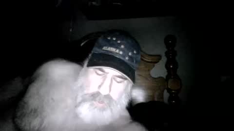 Snapshot of straightbear4you chatting on 03-25-26, 12:00 Straightbear4you online show from 03-25-26, 12:00