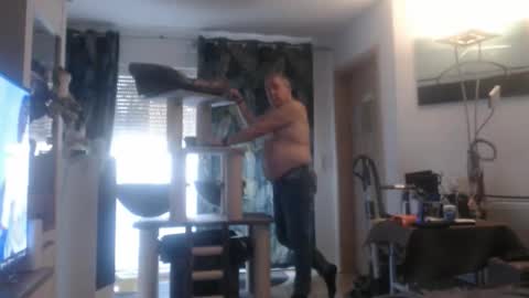 Snapshot of stranger1966 chatting on 10-26-25, 07:03 Stranger online show from 10-26-25, 07:03