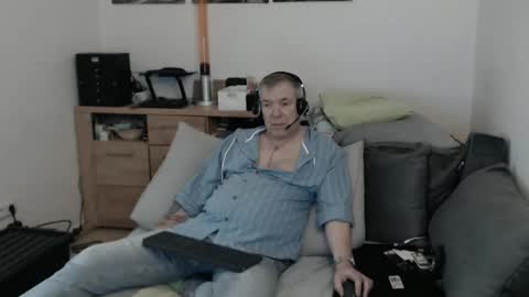 Stranger online show from 03-09-26, 11:36