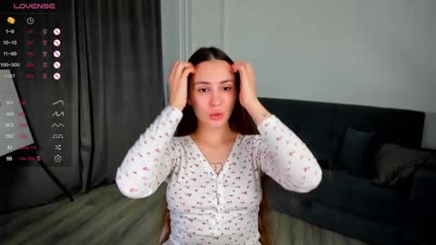 Laura online show from 12-18-25, 04:40