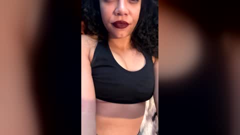 Strawberries X Straps online show from 12-17-25, 02:56