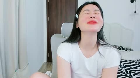 Snapshot of strawberry_loveee chatting on 11-11-25, 02:55 strawberry_loveee online show from 11-11-25, 02:55