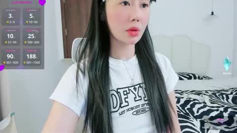 Snapshot of strawberry_loveee chatting on 11-29-25, 04:54 strawberry_loveee online show from 11-29-25, 04:54