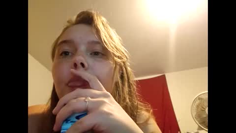 Strawberry online show from 01-09-26, 06:27