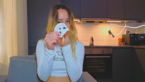 Tati and Lola online show from 04-24-26, 08:50