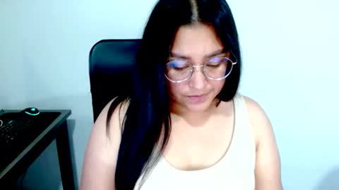 strawlux online show from 03-10-26, 05:45