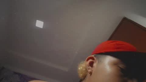 Snapshot of street_poemm_ chatting on 02-23-26, 03:48 Street online show from 02-23-26, 03:48