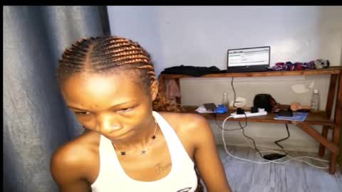 Snapshot of streetlioness chatting on 10-22-25, 07:02 streetlioness online show from 10-22-25, 07:02