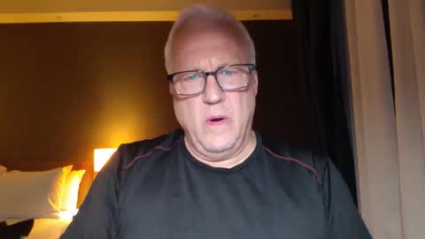 Snapshot of strkgforyou chatting on 10-27-25, 05:39 Stroking For You online show from 10-27-25, 05:39