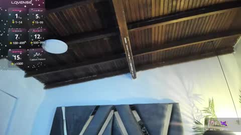 Snapshot of strong_girl_ chatting on 10-18-25, 10:38 Alexa online show from 10-18-25, 10:38