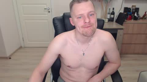 strong_guy_xxx online show from 12-17-25, 01:06