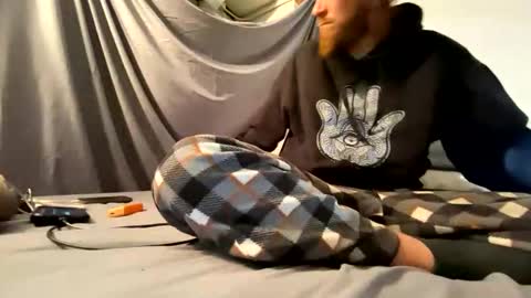 strumie3534336684 online show from 11-25-25, 10:43