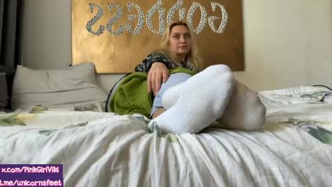 Snapshot of strupedsunicorns chatting on 05-10-26, 10:42 goddess online show from 05-10-26, 10:42