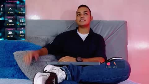 Snapshot of studentdeivy chatting on 01-16-26, 02:10 DEIVY online show from 01-16-26, 02:10