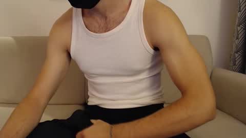 Stud From Paris online show from 11-19-25, 06:41