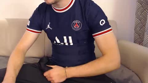 Stud From Paris online show from 04-23-26, 03:03