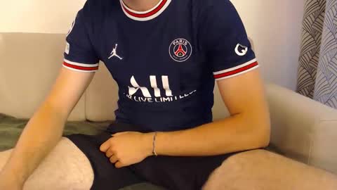 Snapshot of studfromparis chatting on 05-30-26, 11:07 Stud From Paris online show from 05-30-26, 11:07