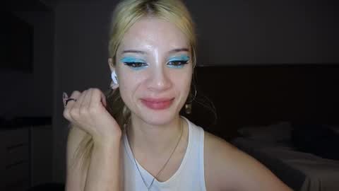 Snapshot of stuirt chatting on 03-13-26, 11:44 Sofa online show from 03-13-26, 11:44